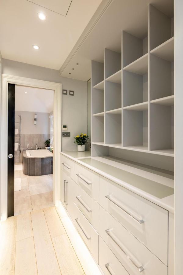 Dream House London With Gym, Cinema And Housekeeper Villa Ealing Eksteriør bilde
