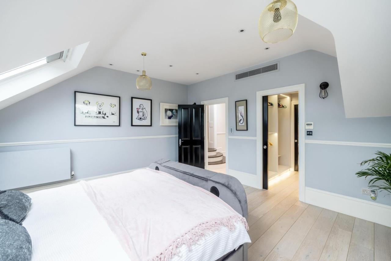 Dream House London With Gym, Cinema And Housekeeper Villa Ealing Eksteriør bilde